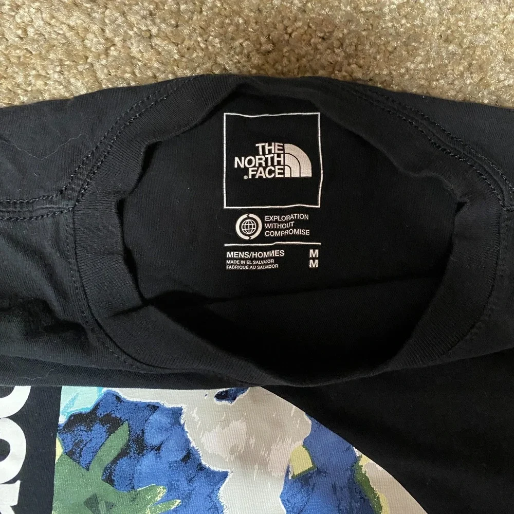 The North Face Black Graphic T-Shirt Mens Medium Large Front Logo Outdoors Crew